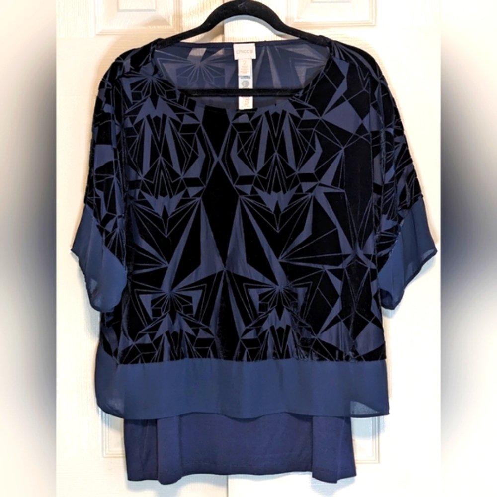 5/$25 Chico's Navy Blue Velvet Geo Print Short Sleeve Top with Attached Cami